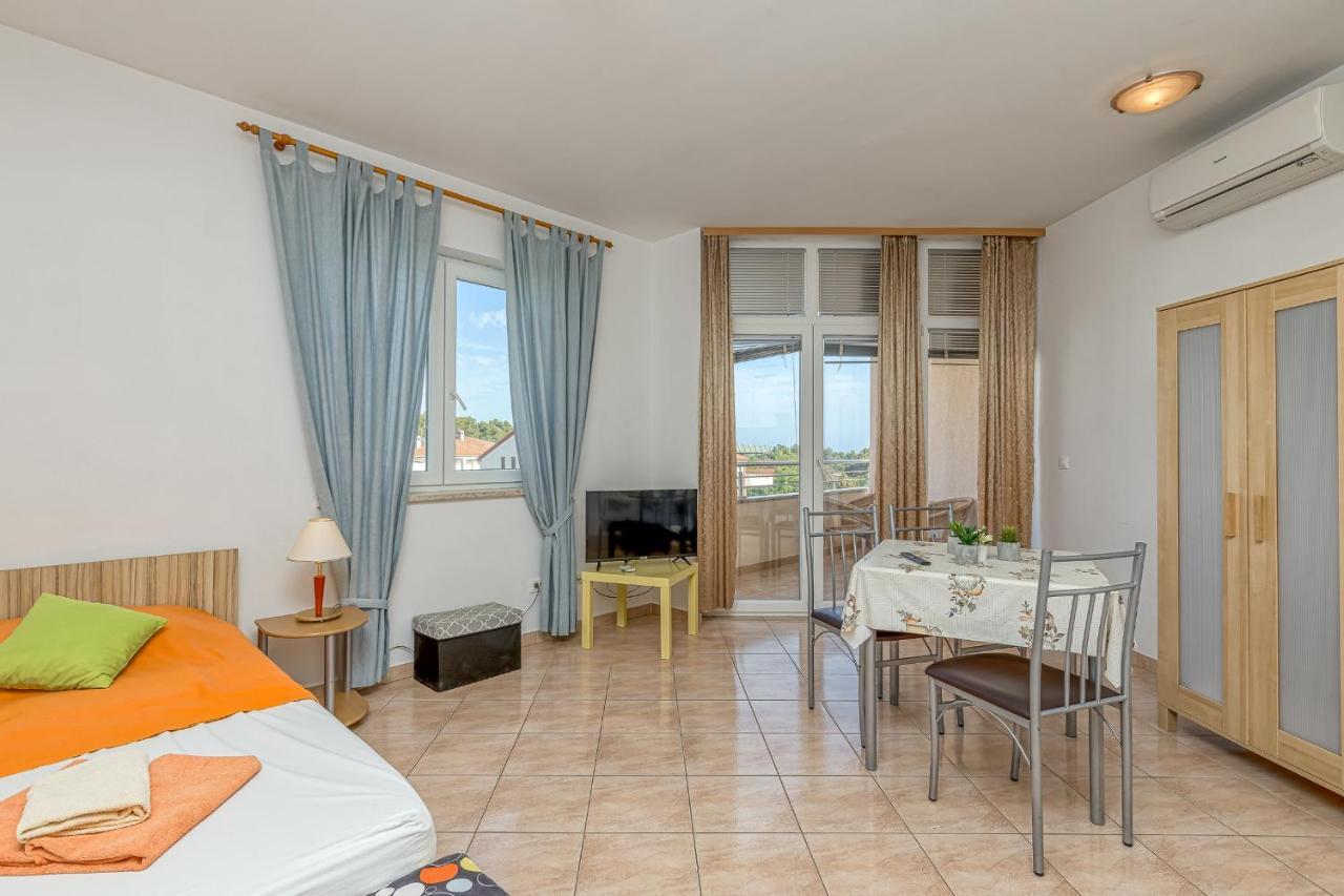 Sunrise Apartments Ρόβινι Εξωτερικό φωτογραφία