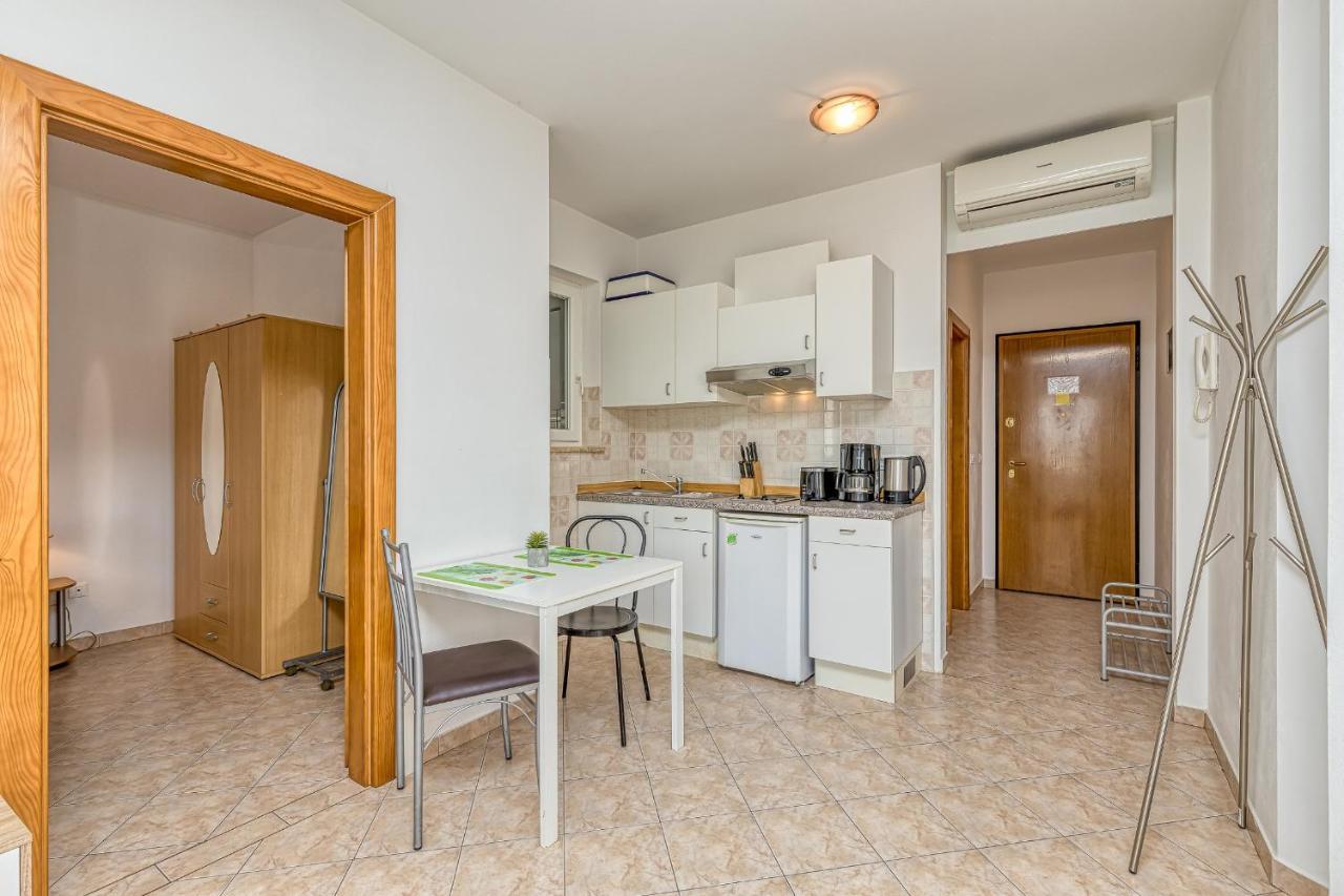Sunrise Apartments Ρόβινι Εξωτερικό φωτογραφία